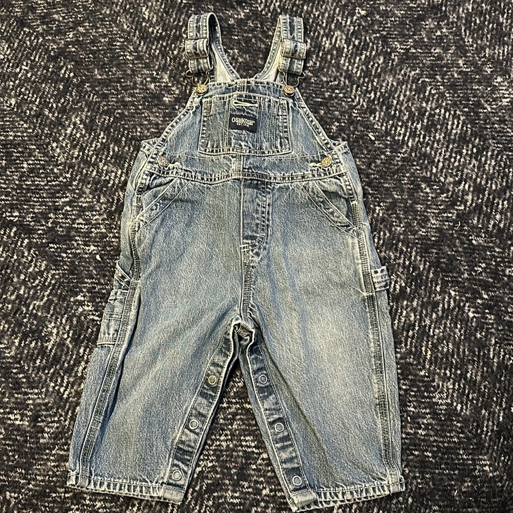 🍄12 M Oshkosh B’gosh overalls and button up shirt GUC
